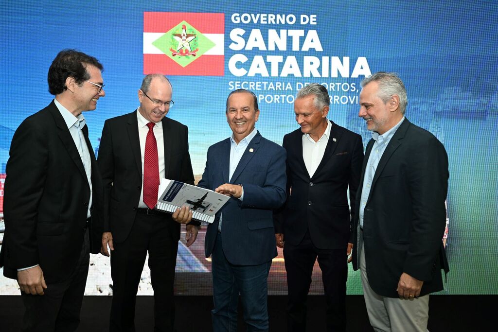 Governador apresenta novo Plano Aeroviário de SC