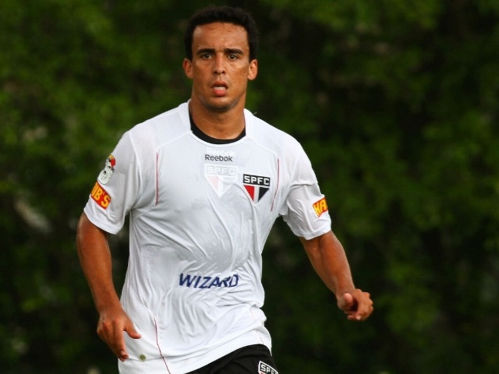 Jadson celebra 'ano especial' após fechar 2012 com conquista da Sul-Americana