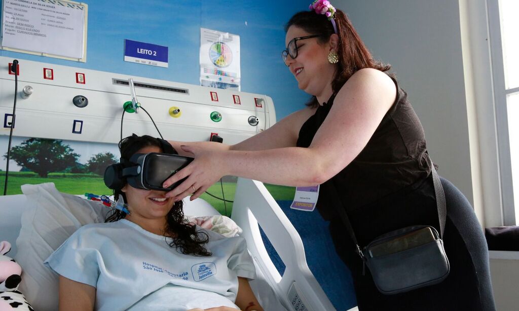 Pacientes oncológicos do Hospital São José fazem visita virtual à Festa das Flores