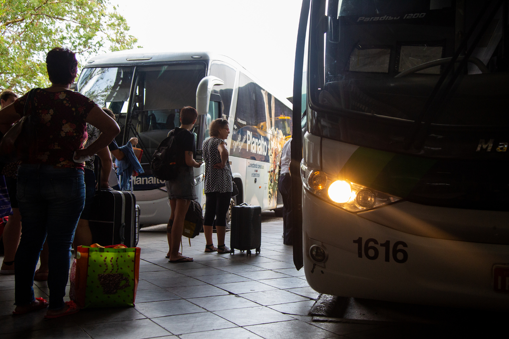 Rodoviária aumenta linhas e Rota estima 110 mil veículos nos pedágios da RSC-287 durante o feriadão