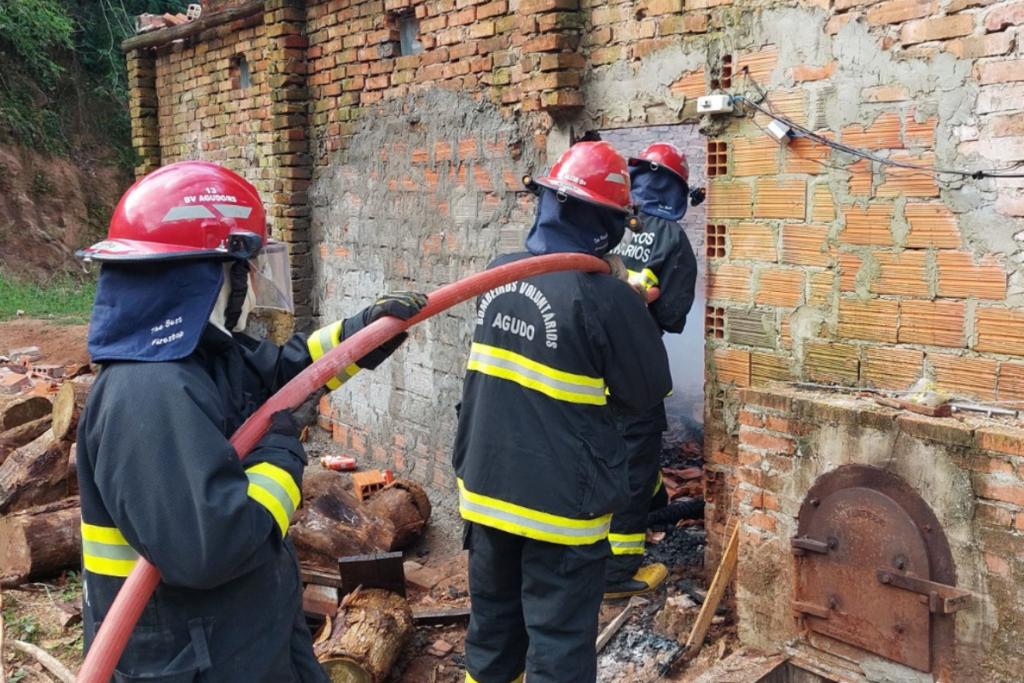 Incêndio atinge estufa de fumo em Agudo; é o quarto caso registrado em três dias na região