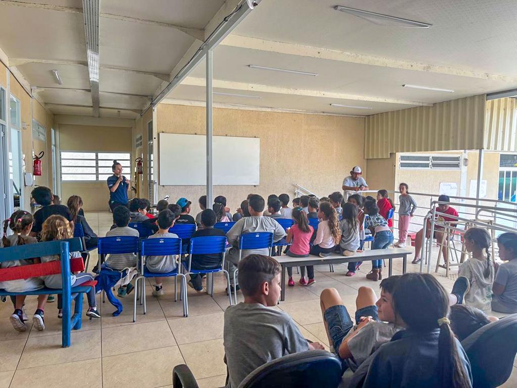 PROJETO DE BEM-ESTAR ANIMAL DA PREFEITURA  DE TORRES DESENVOLVE AÇÕES NA ESCOLA