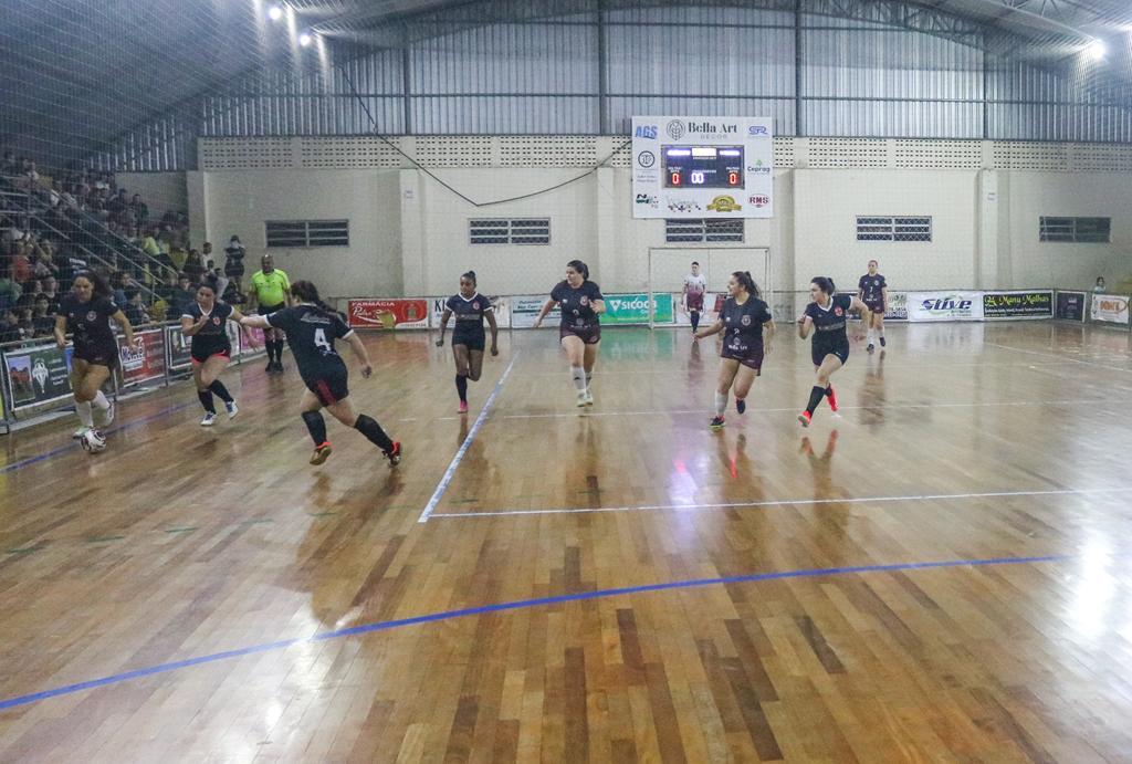 TAÇA CIDADE DOS CANYONS DEFINE FINALISTAS NESTE DOMINGO (24) EM PRAIA GRANDE