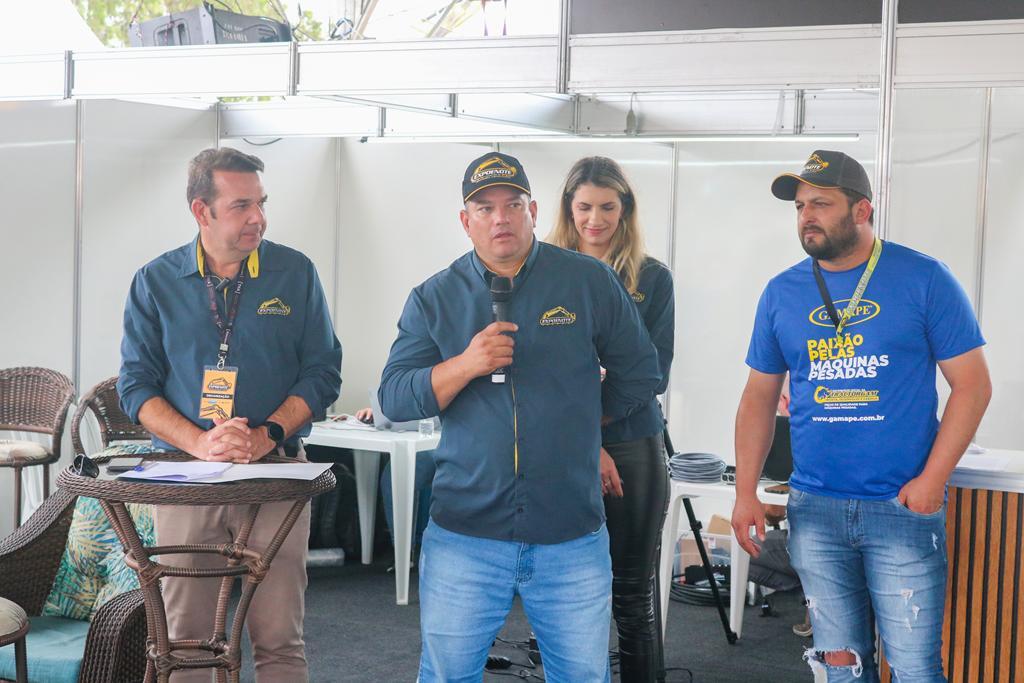 MUNICÍPIO DE SANTA ROSA DO SUL SEDIA O 3º EXPOENOTE - O MAIOR ENCONTRO DE OPERADORES DE TERRAPLANAGEM DO BRASIL