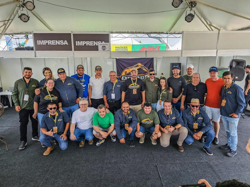 MUNICÍPIO DE SANTA ROSA DO SUL SEDIA O 3º EXPOENOTE - O MAIOR ENCONTRO DE OPERADORES DE TERRAPLANAGEM DO BRASIL