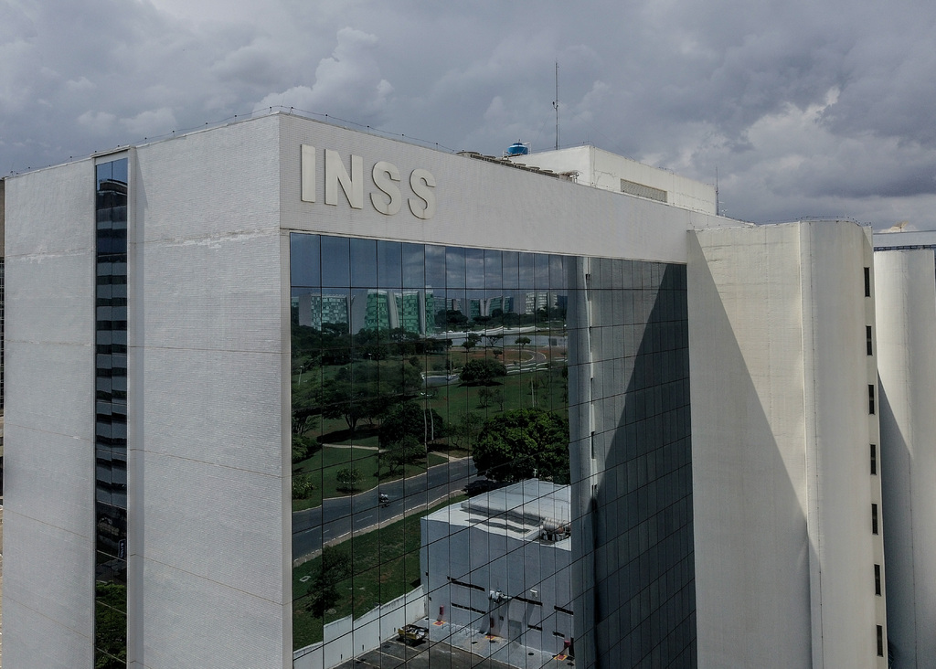 INSS paga auxílios a partir desta segunda