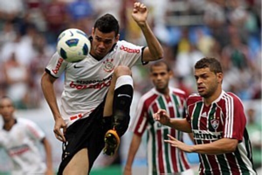 Fred marca, Flu vence e Corinthians vê topo ameaçadoFred marca, Flu vence e Corinthians vê topo amea