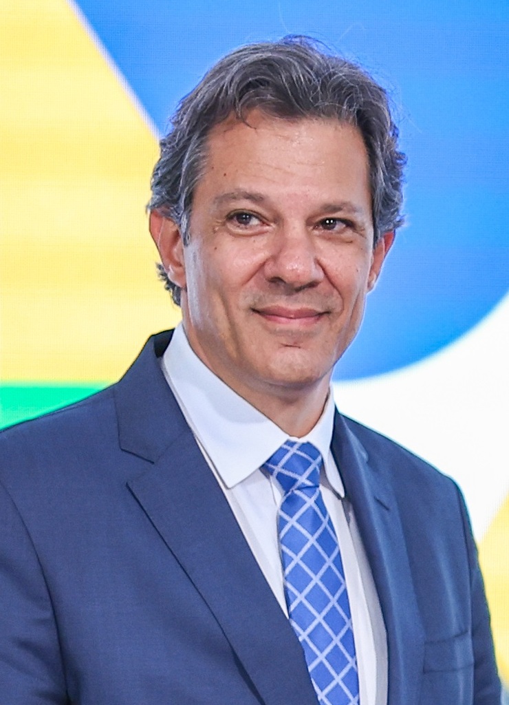 Haddad anuncia isenção de IR para quem ganha até R$ 5 mil