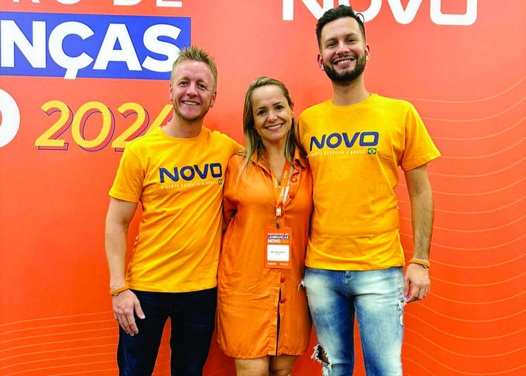 Lideranças do Novo de Ascurra participam de evento nacional