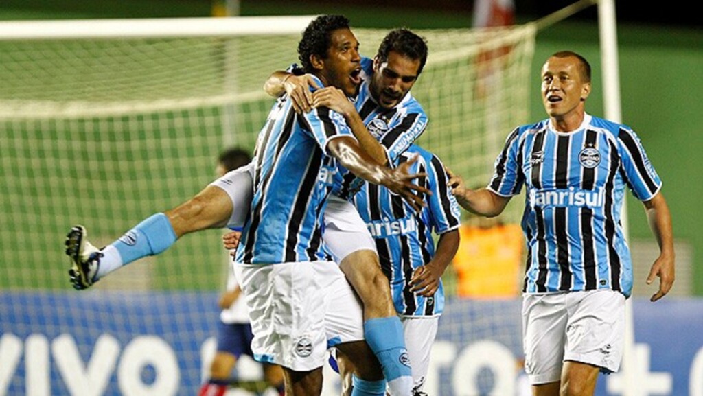 Com ótimo primeiro tempo, Grêmio vence na estreia de Joel pelo Bahia