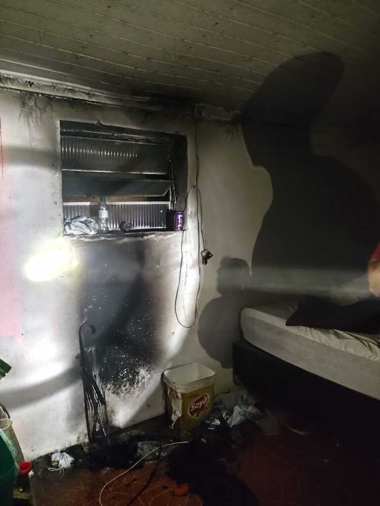 BOMBEIROS COMBATEM INÍCIO DE INCENDIO  NO BAIRRO ALTO FELIZ EM PASSO DE TORRES