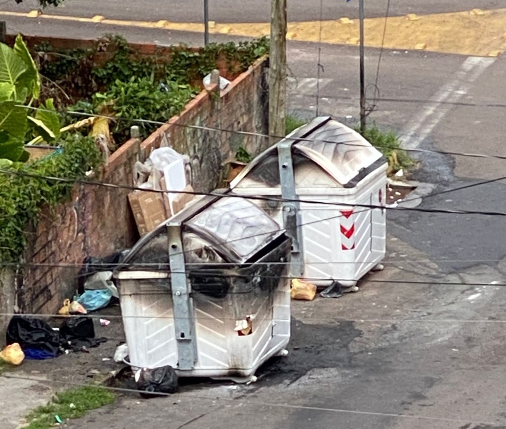 Em duas horas, quatro contêineres de lixo são incendiados em Santa Maria