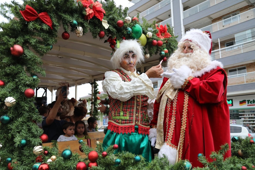 Com passeio gratuito de dindindo, Agudo terá Folia de Papai Noel neste domingo