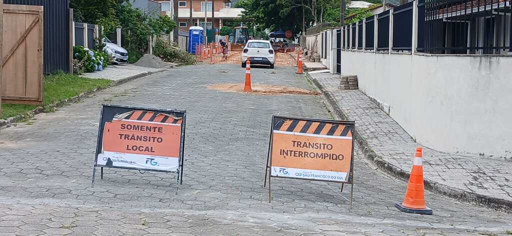 Obras de esgoto no bairro Itaguaçu, em São Francisco do Sul, levam mais saúde e qualidade de vida para a população