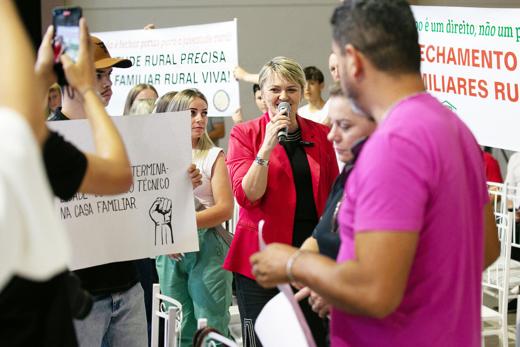 Após pressão de deputados, Secretaria da Educação volta atrás e mantém matrículas nas Escolas Familiares Rurais