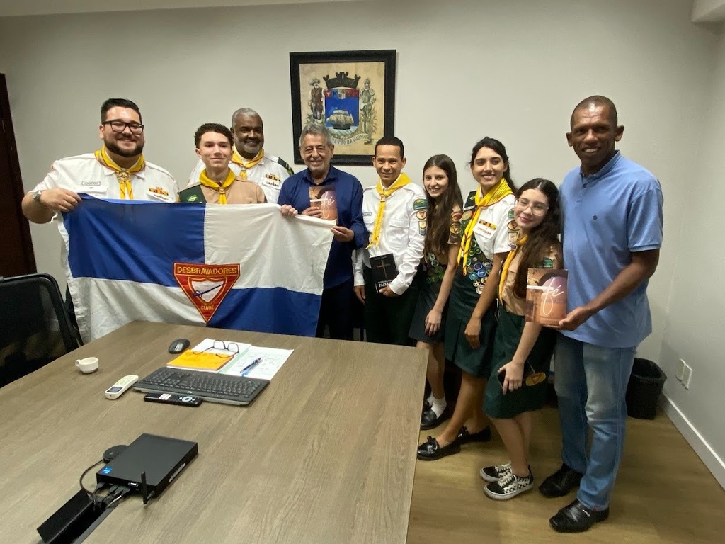 Prefeito recebe Desbravadores que terá dia municipal a partir do próximo ano