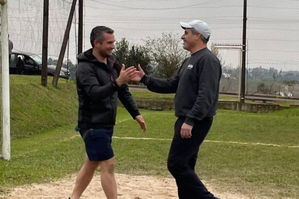 Foto: UFSM (Divulgação) - Felipe e Fabiano em evento do curso de Engenharia Florestal