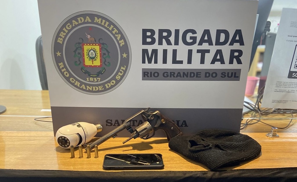 Brigada Militar apreende revólver em residência após denúncia de ameaça em Santa Maria