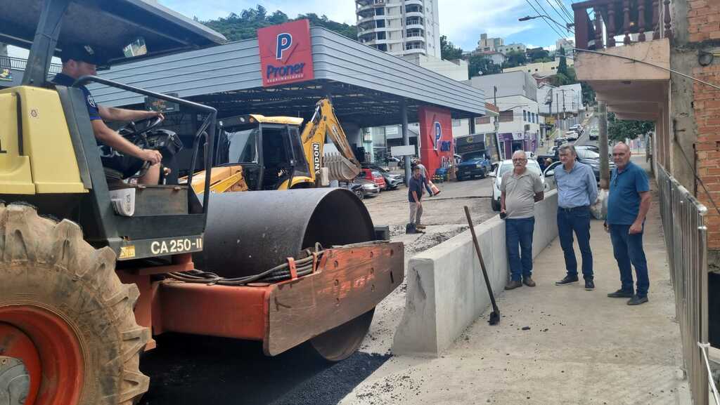 Prefeitura de Capinzal executa duas obras com recursos próprios