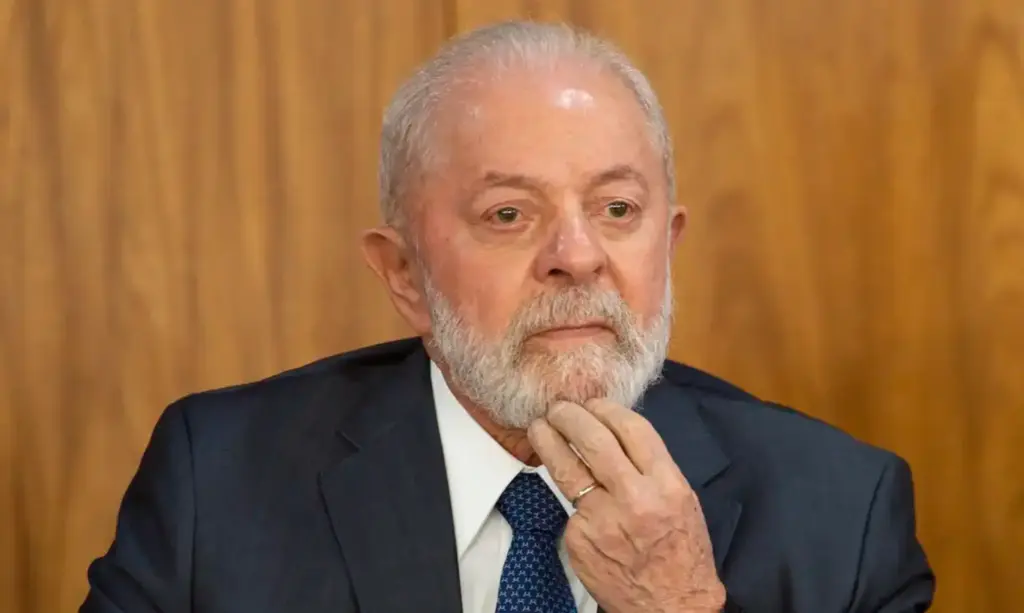 Um dia após cirurgia na cabeça, Lula evolui bem, informa novo boletim médico