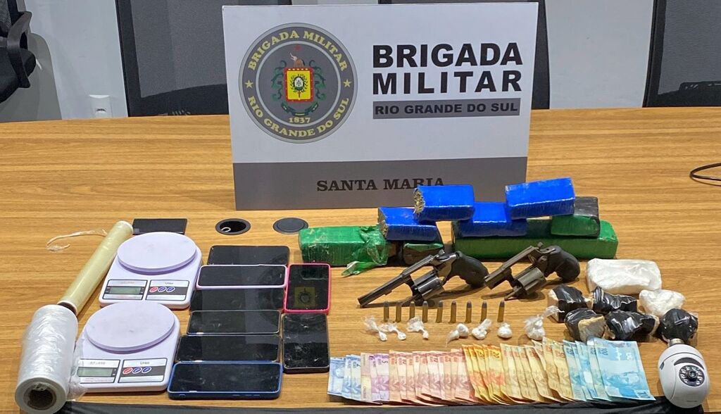 título imagem Homem é preso por tráfico de drogas e porte ilegal de armas em Santa Maria