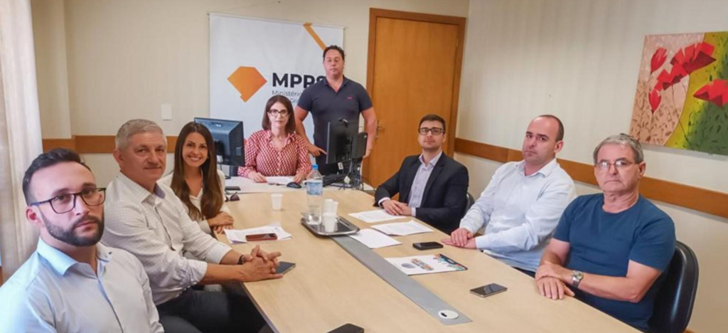 PREFEITOS CARLOS E VALMIR PARTICIPAM DE REUNIÃO SOBRE A PONTE PÊNSIL