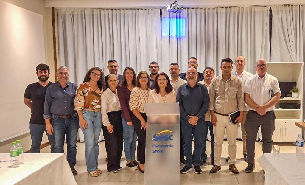 VICE-PREFEITO ANDRÉ POZZI LIDERA SEMINÁRIO  DE PREPARAÇÃO PARA NOVA GESTÃO EM 2025