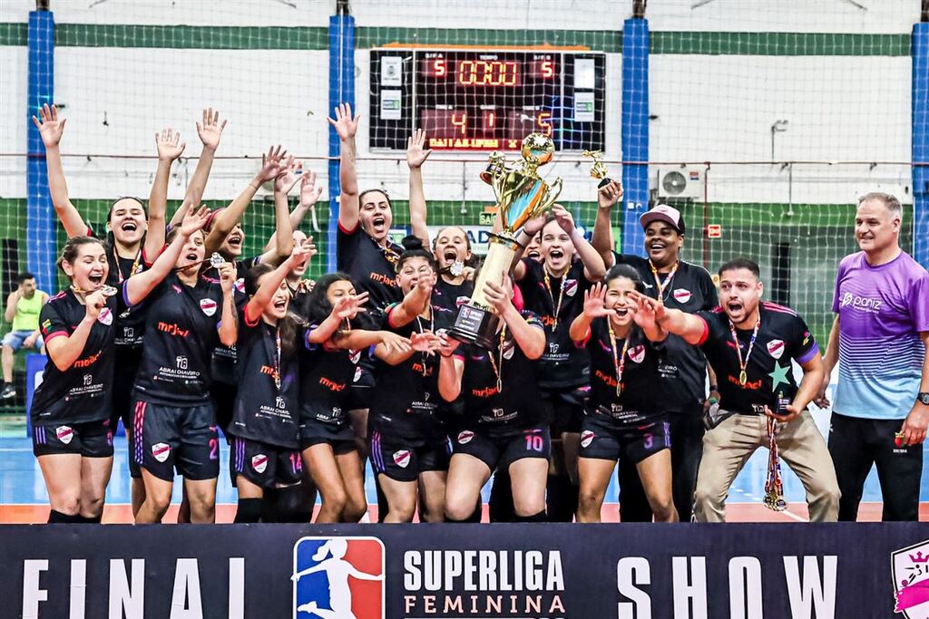 Real Merengue garante o título da Superliga Feminina de Futsal