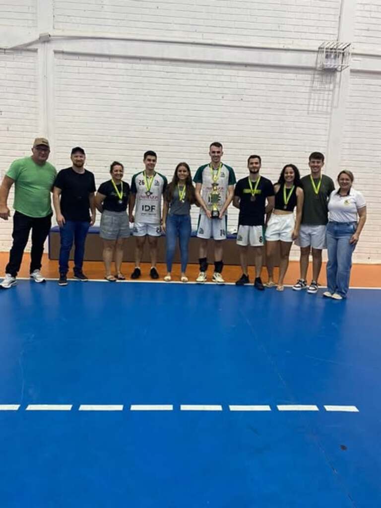 VLC Esquadrias é campeã no Campeonato Municipal de Voleibol Misto de Nova Erechim 2024