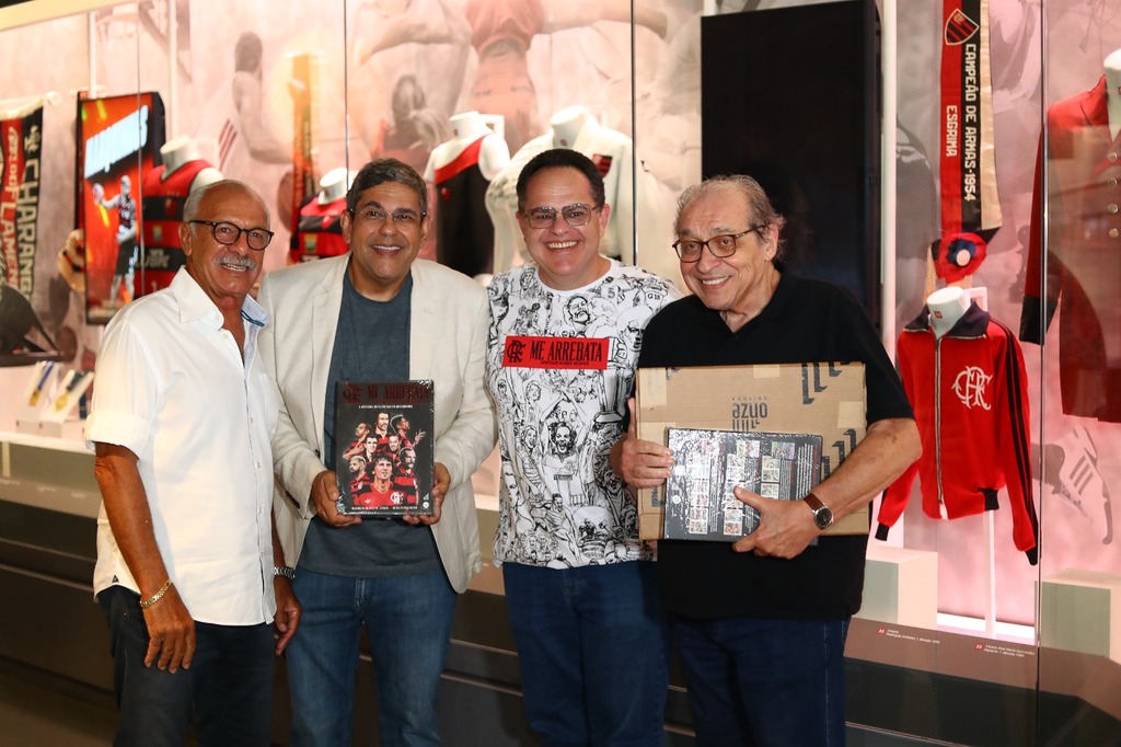 Escritor lageano lança obra sobre a história do Flamengo