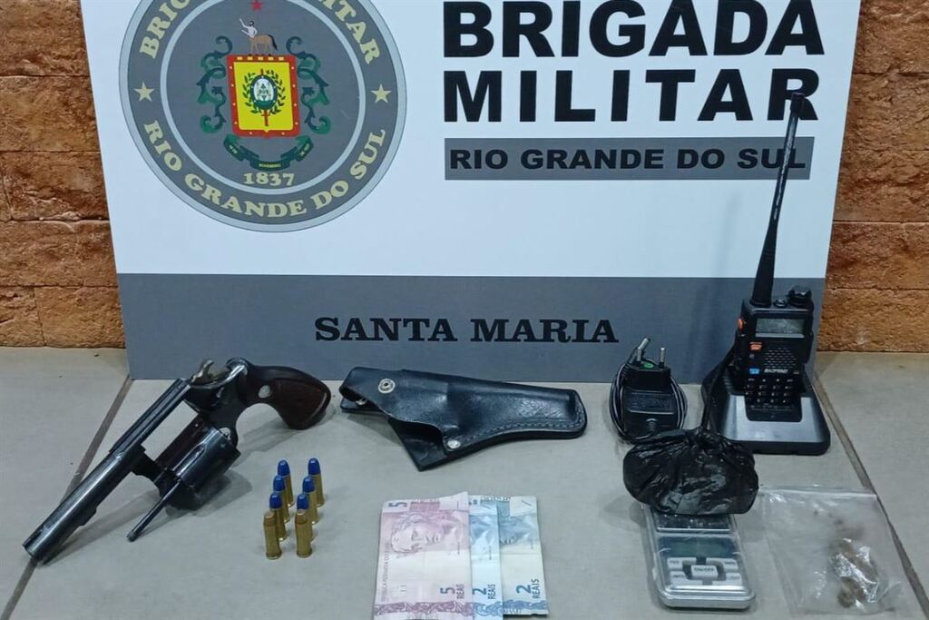 Homens são presos por tráfico de drogas e porte ilegal de arma em Santa Maria