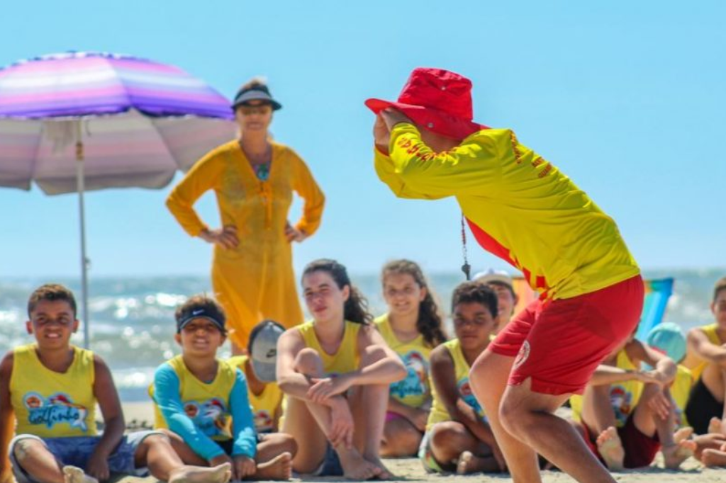 Programa Golfinho 2025; bombeiros iniciam preparativos para atividades