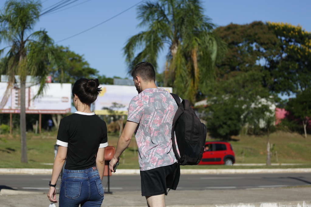 Quarta inicia com temperaturas amenas, mas termômetros podem subir à tarde; veja a previsão