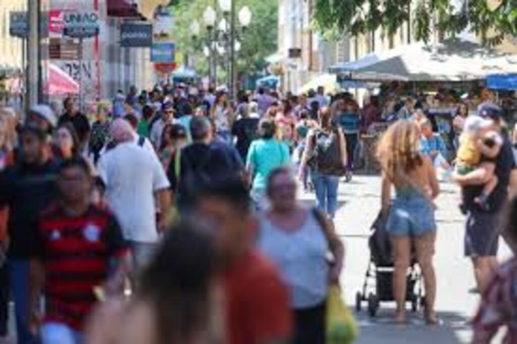 COMÉRCIO E SERVIÇOS SOMAM 65,3% DOS EMPREGOS FORMAIS EM SC