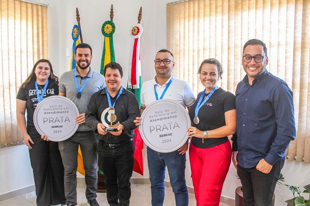 SALA DO EMPREENDEDOR RECEBE SELO PRATA  DE REFERÊNCIA EM ATENDIMENTO EM PRAIA GRANDE