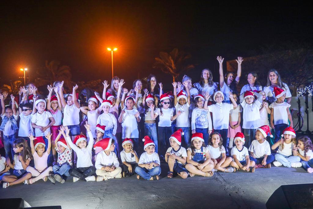 NATAL ILUMINADO DE PASSO DE TORRES ENCANTA MORADORES E VISITANTES
