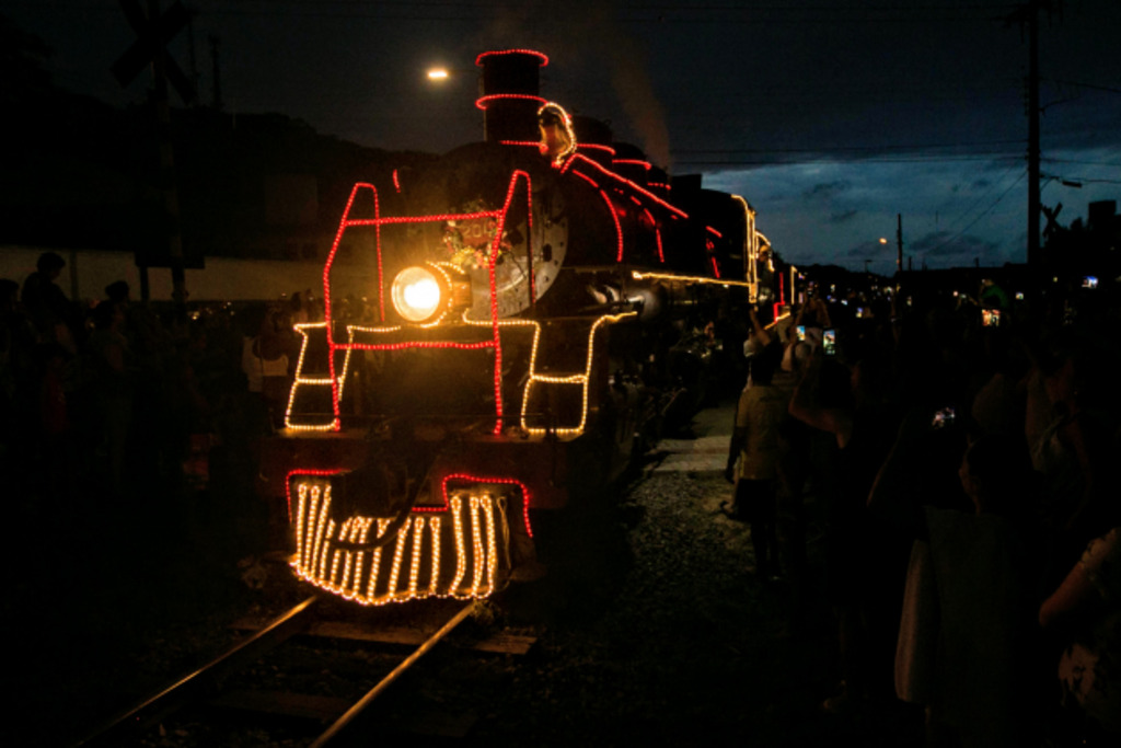 Maria Fumaça iluminada encerra o “Natal para Todos” em São Francisco do Sul neste sábado