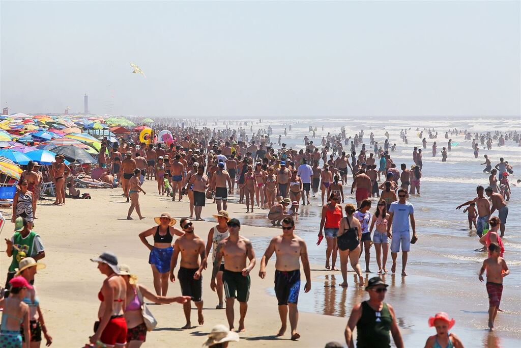 Chegada do verão gera alerta para exposição ao sol e aumento de casos de câncer de pele