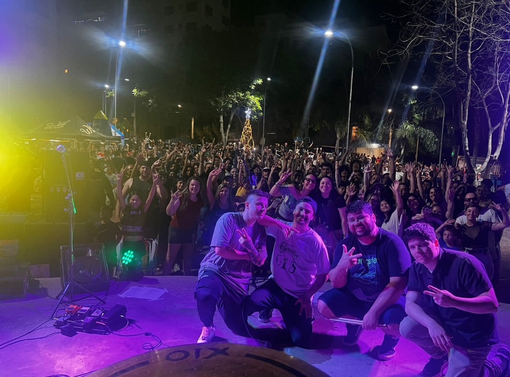 Tributo ao Charlie Brown Jr. movimenta orla do Rio Uruguai