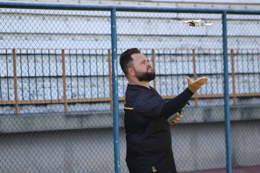 Foto: Jadison Sampaio (Amazonas FC) - Bolivar é santa-mariense e integra a comissão técnica de Rafael Lacerda