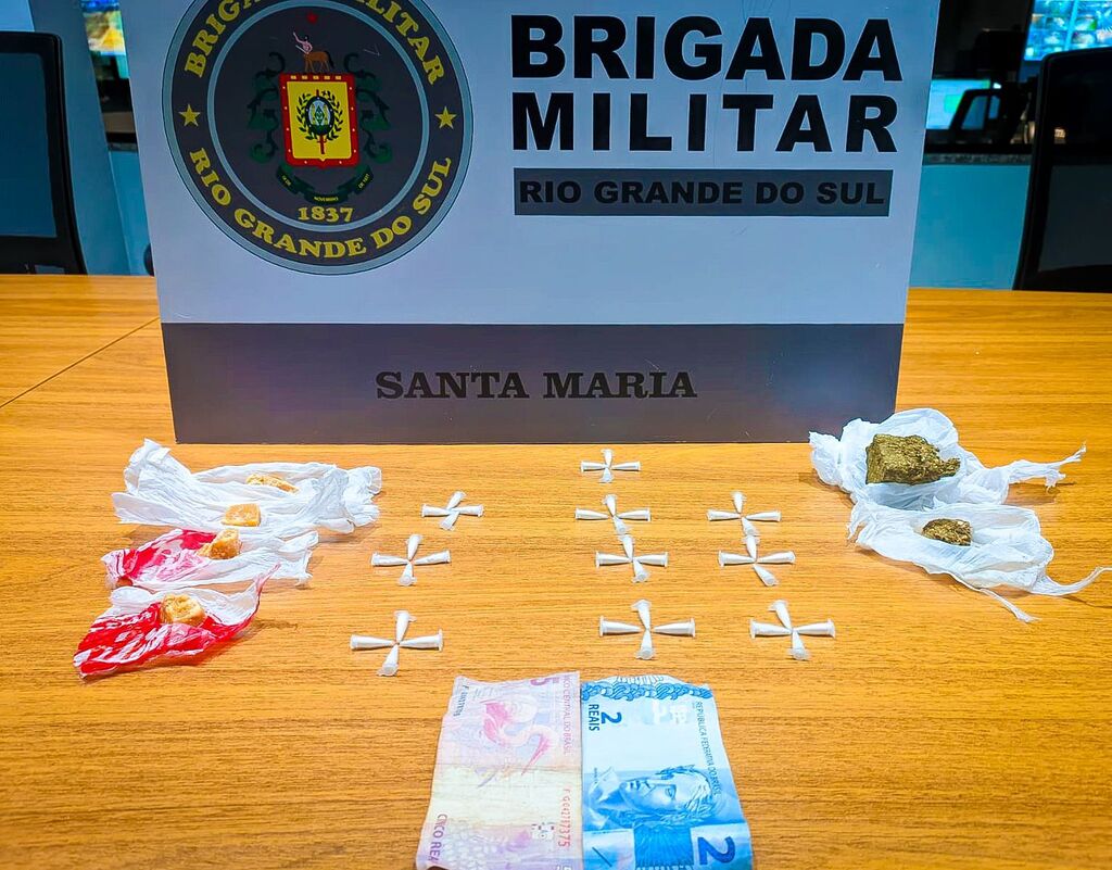 Adolescente é apreendida com crack, maconha e cocaína no Bairro Passo D'Areia em Santa Maria