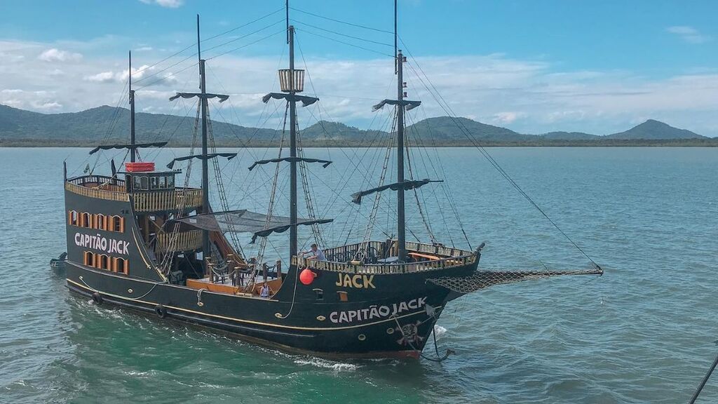 Passeio de barco pirata é a nova atração turística na Vigorelli