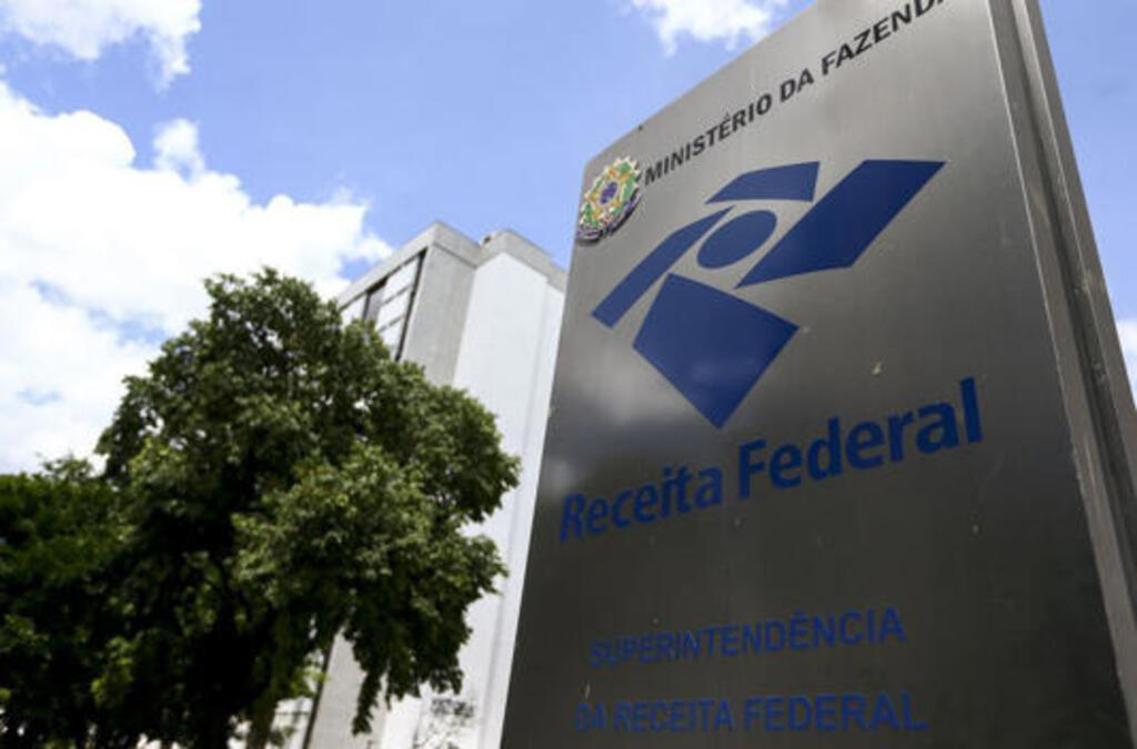 Receita Federal irá monitorar dados de cartão de crédito e Pix