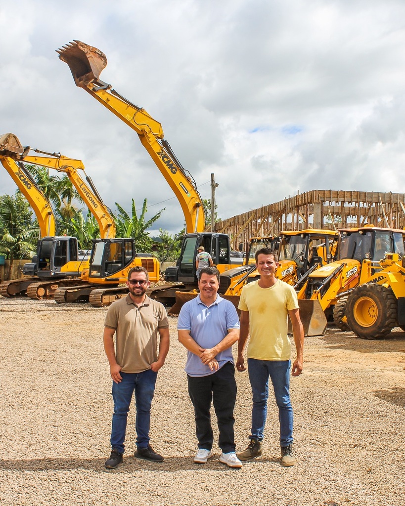 SECRETARIAS DE OBRAS, AGRICULTURA E EDUCAÇÃO SE REÚNEM PARA DAR INÍCIO AOS TRABALHOS NA NOVA GESTÃO DE PRAIA GRANDE