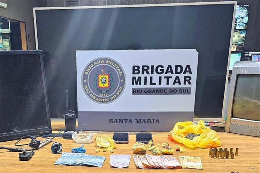 Dupla é presa por tráfico de drogas no Bairro Nossa Senhora de Lourdes em Santa Maria