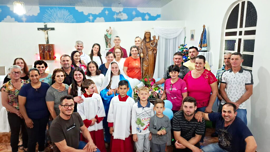 Imagem de Nossa Senhora dos Navegantes está em peregrinação pelas comunidades do interior de Ouro