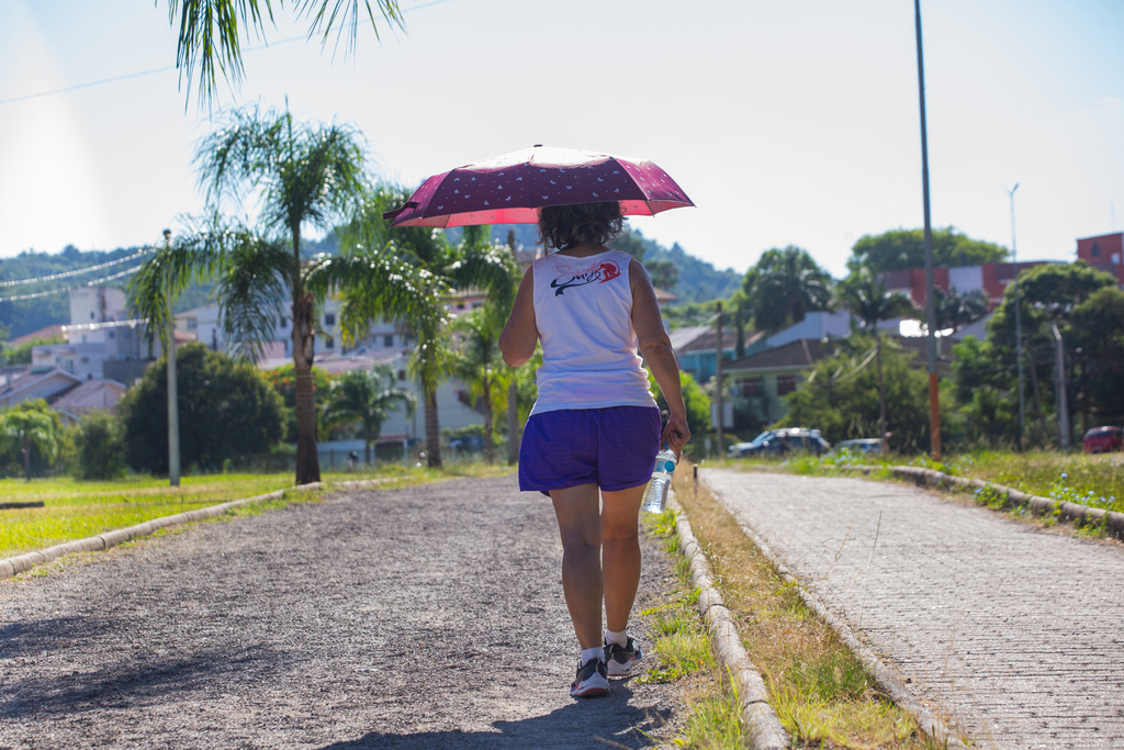 Céu ensolarado e sensação de abafamento; confira a previsão para os próximos dias