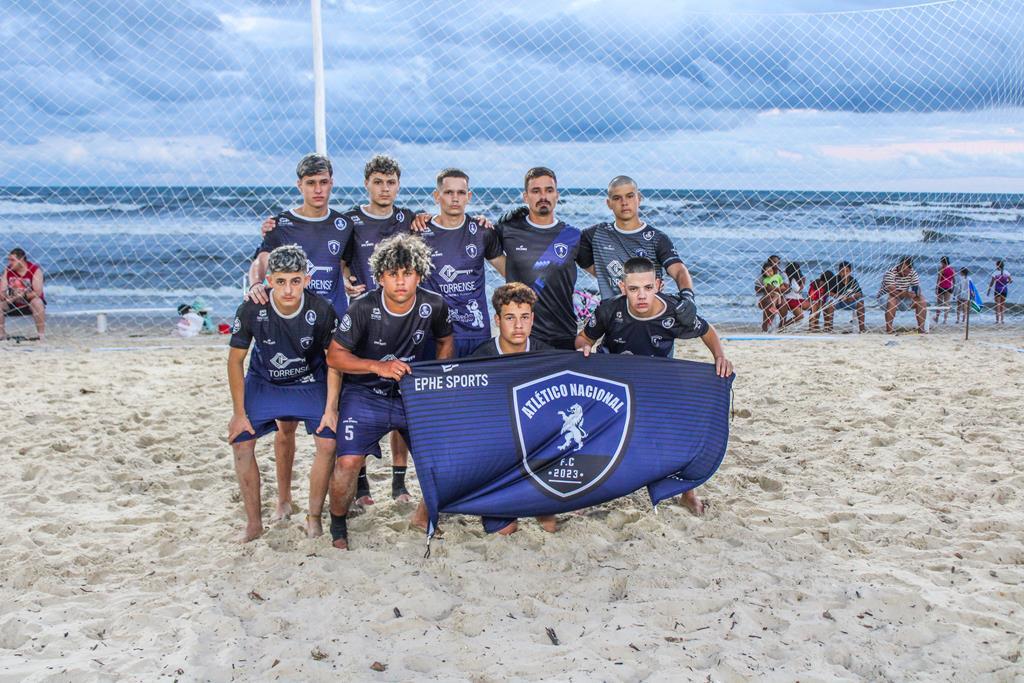 MUITOS GOLS MARCAM O INÍCIO DO CAMPEONATO DE BEACH SOCCER NA PRAIA DOS MOLHES EM PASSO DE TORRES