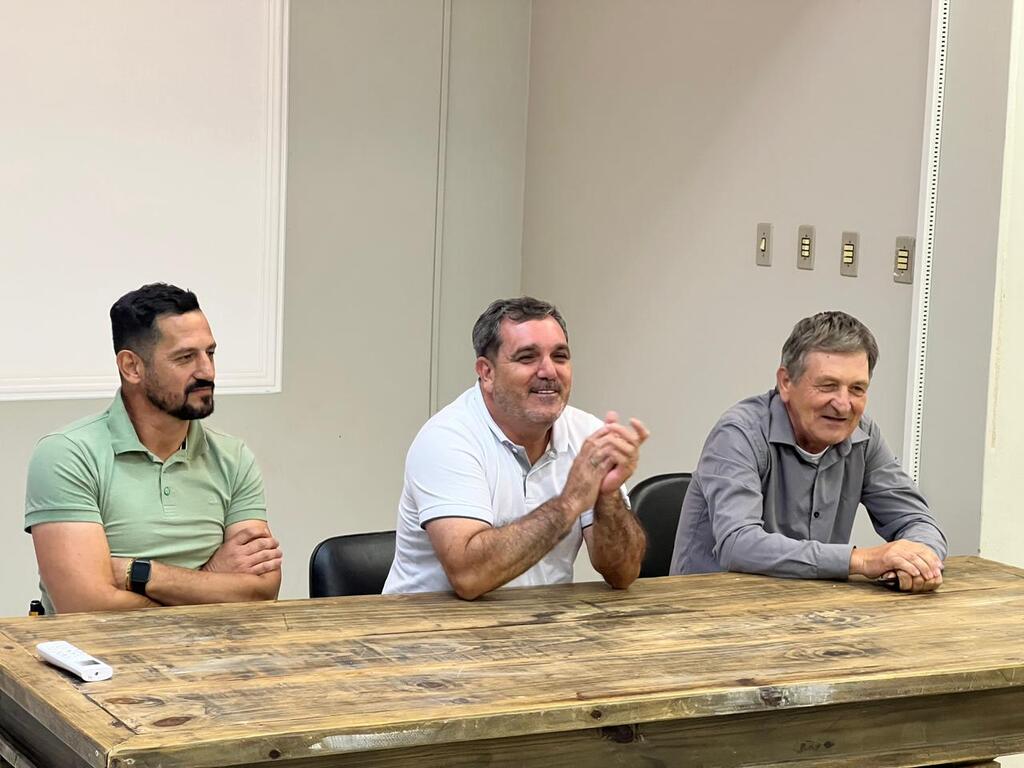 PEDRINHO ASSUME COMANDO DA PREFEITURA DE SANTA ROSA DO SUL