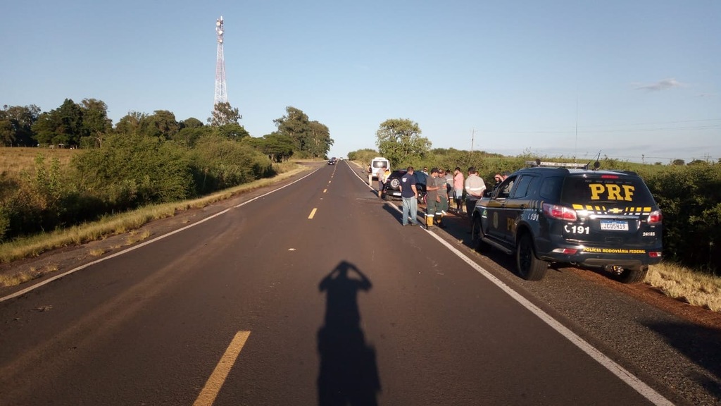 Acidente de trânsito deixa dois brasileiros e um argentino morto em colisão na BR-290  em São Gabriel